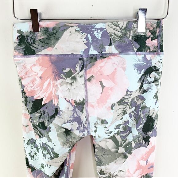 Fabletics Salar Floral Power Hold Active Leggings NWT XS Pink Gray - Picture 5 of 12